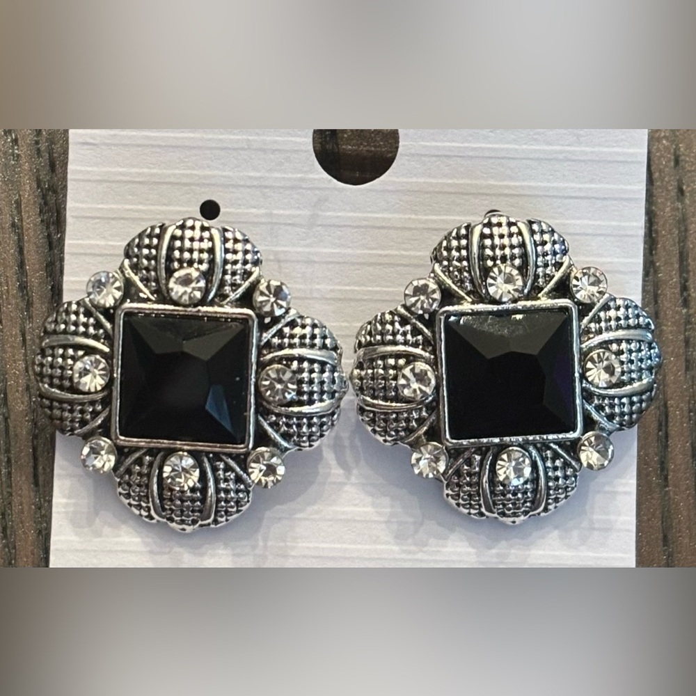 Elegant Black and Silver Vintage Style Fashion Earrings
